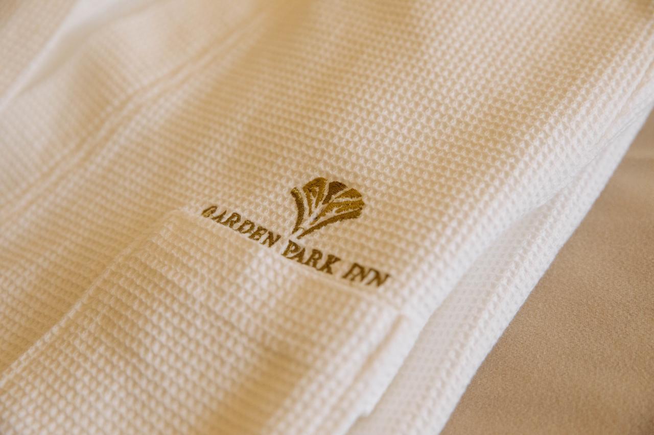 Garden Park Inn Almaty Esterno foto