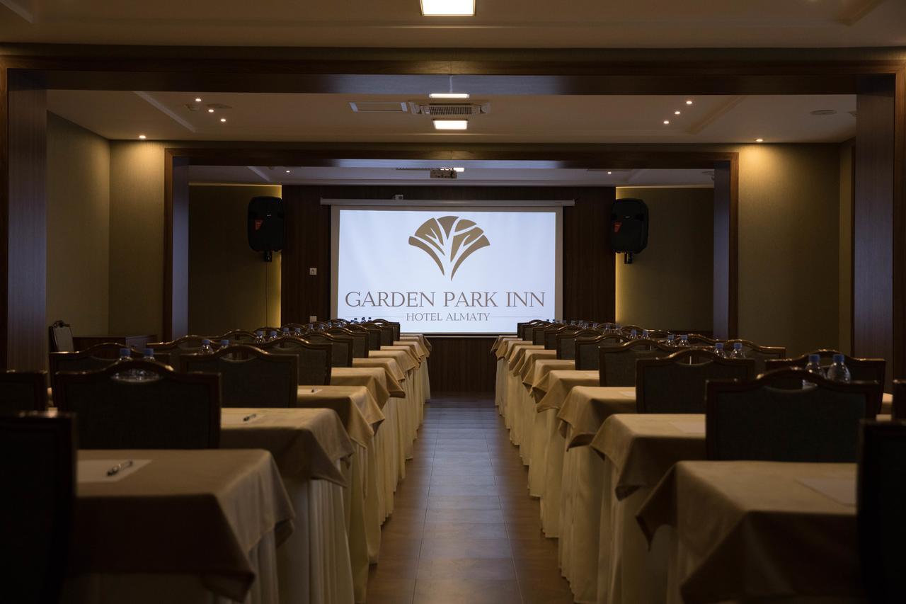 Garden Park Inn Almaty Esterno foto