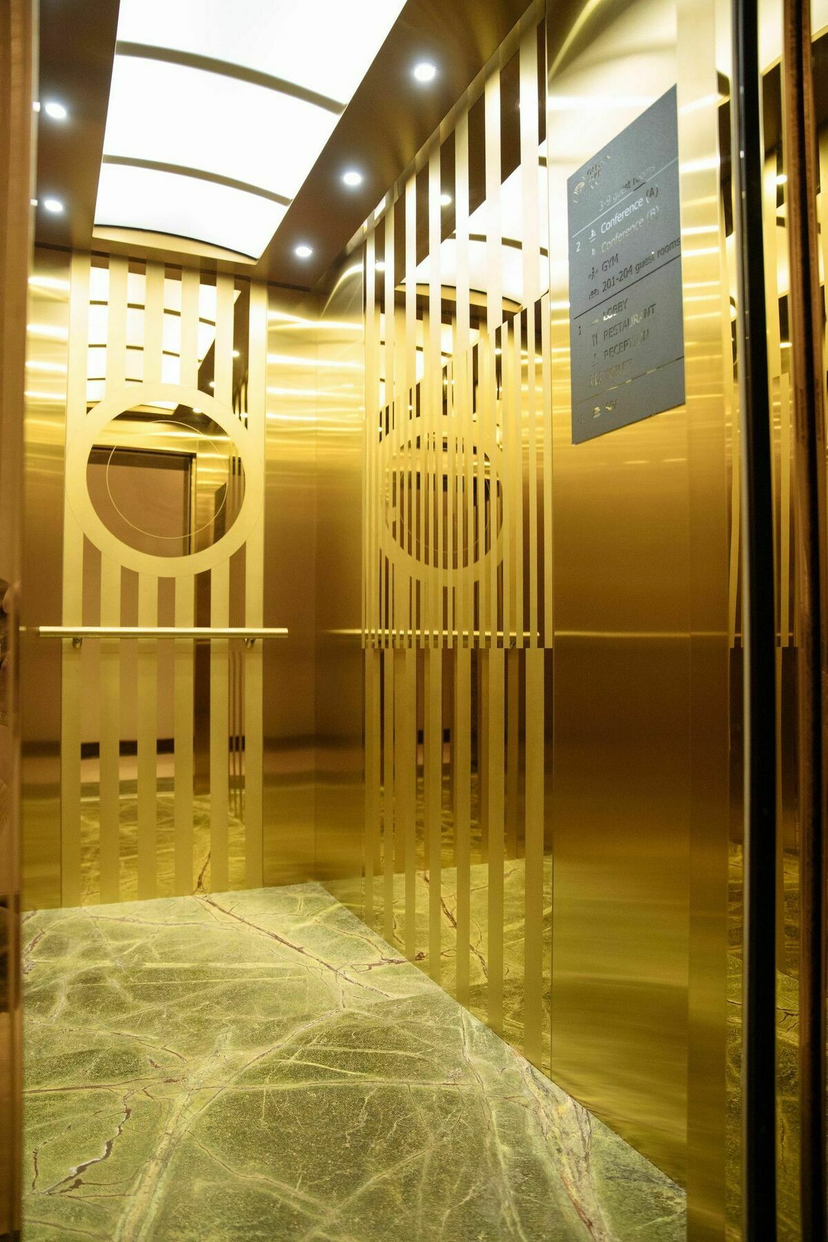 Garden Park Inn Almaty Esterno foto