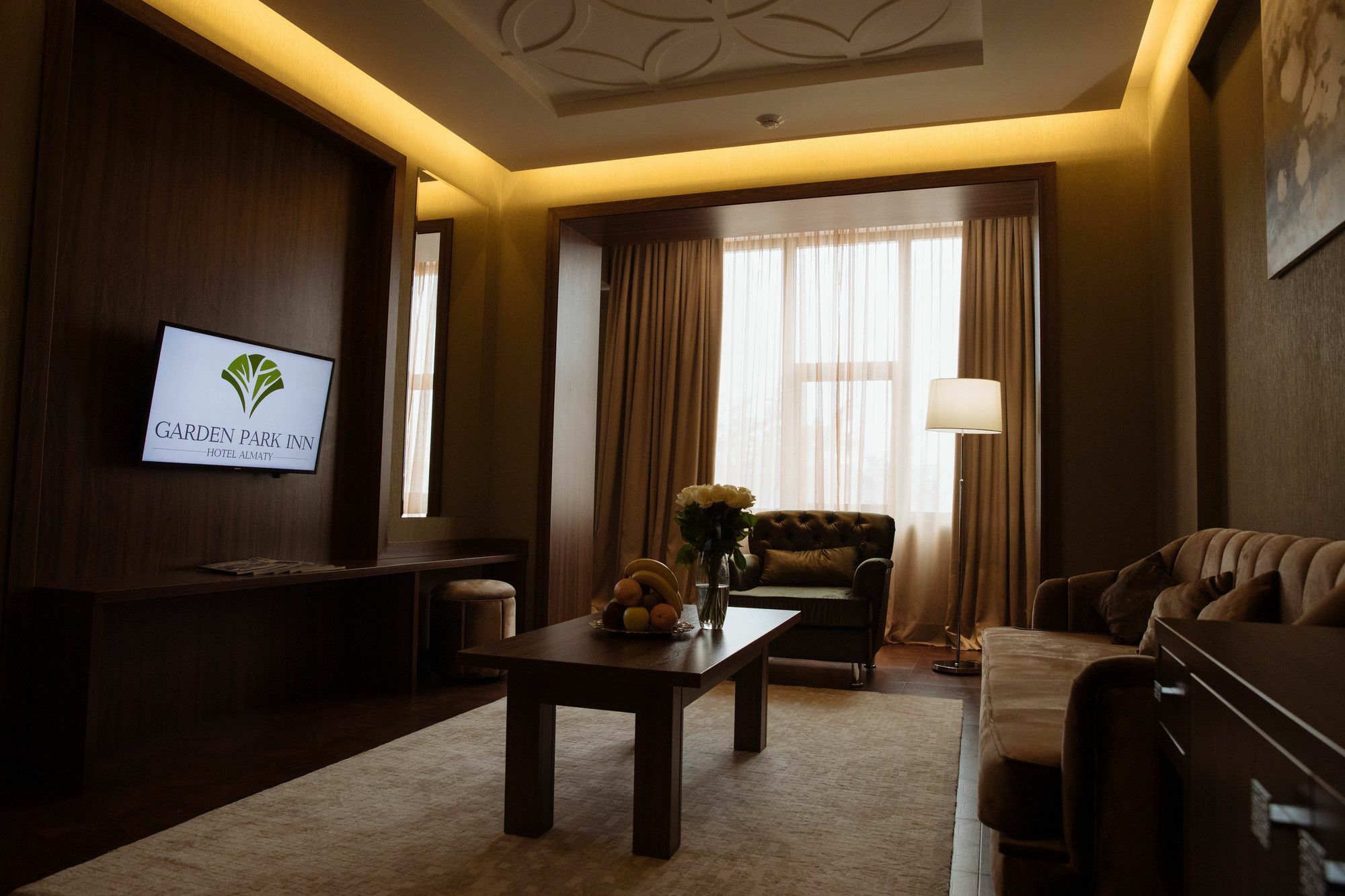 Garden Park Inn Almaty Esterno foto