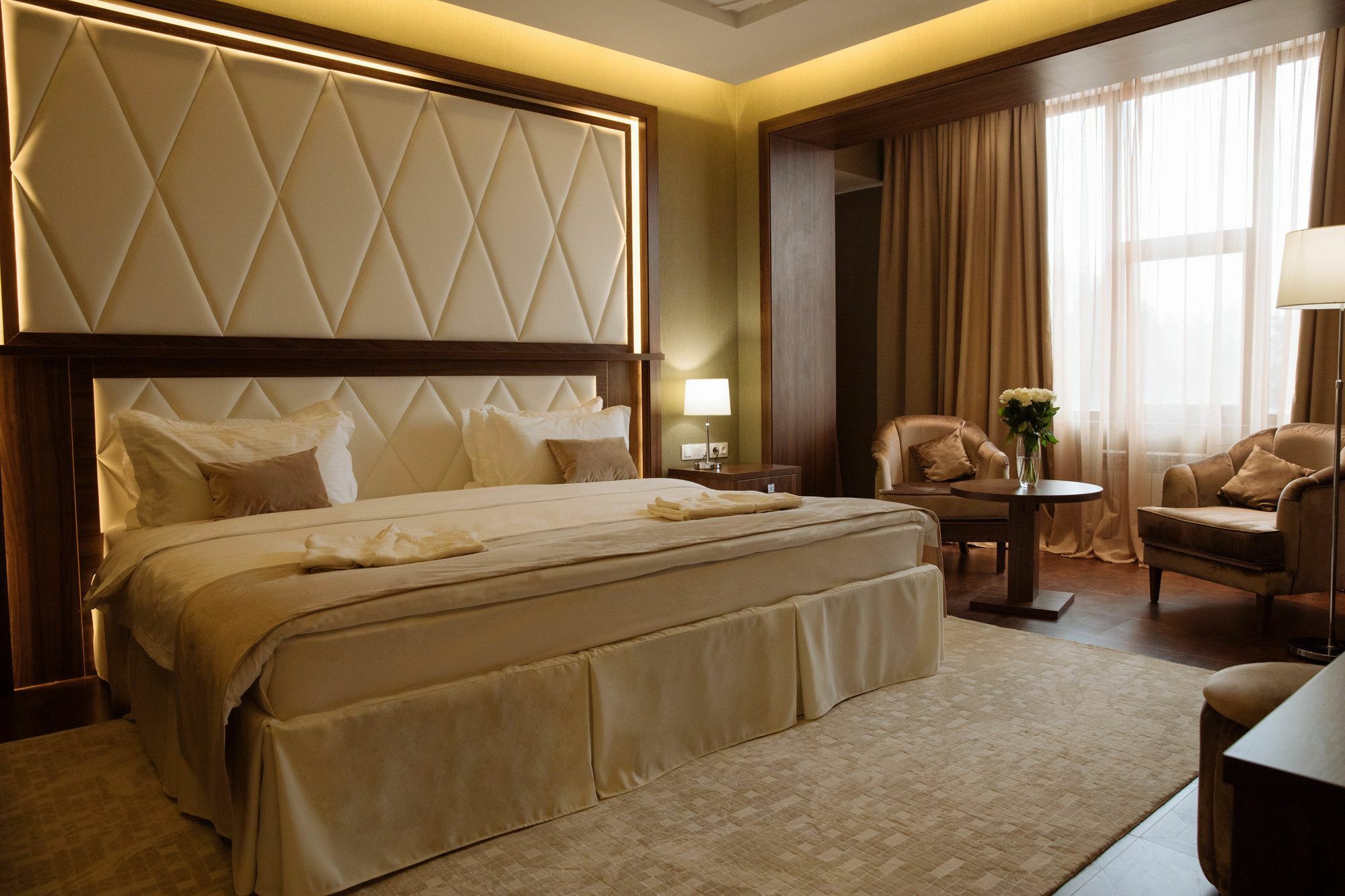 Garden Park Inn Almaty Esterno foto