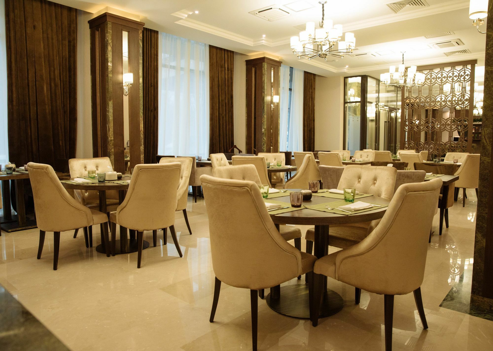 Garden Park Inn Almaty Esterno foto